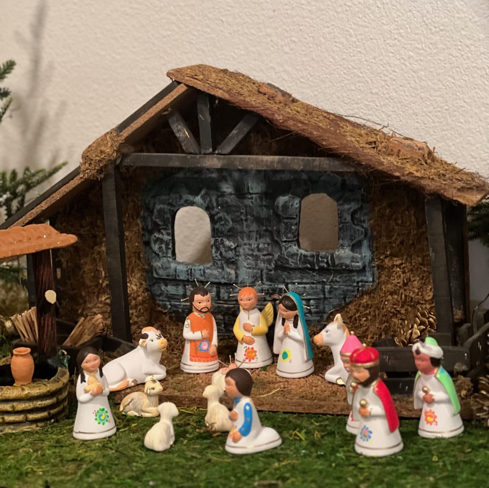 14 Pieces Beautiful Mexican Religious Nativity Set image 3