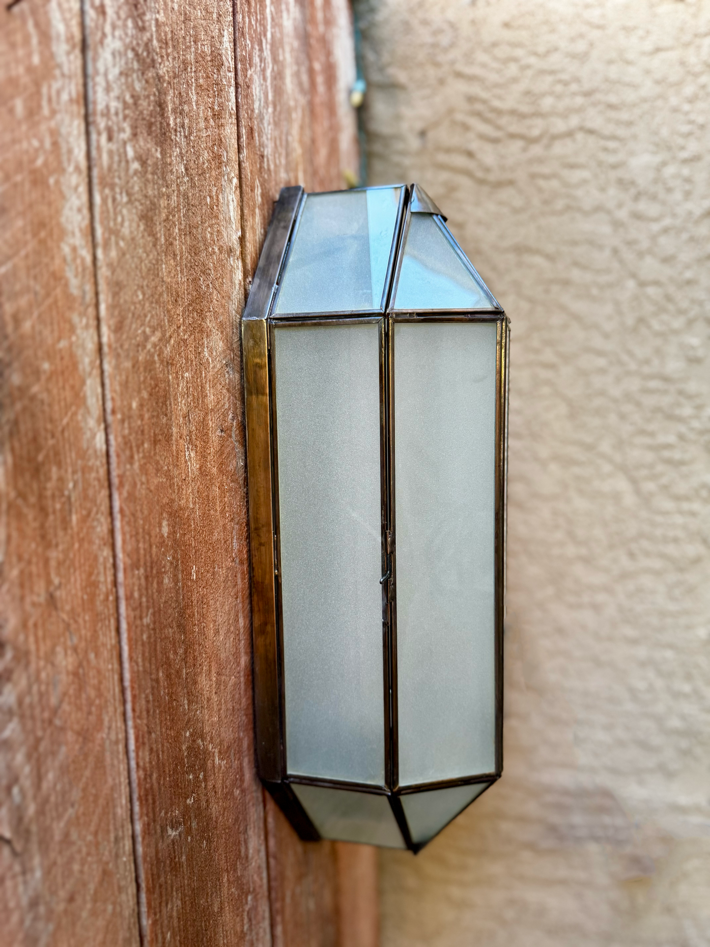 Frosted Glass Wall Sconce "Chalupa"